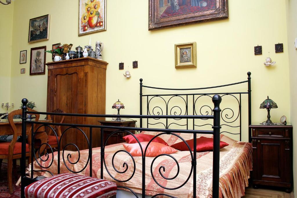 Budapest Tourist Apartments - Jozsef Koerut Pokoj fotografie