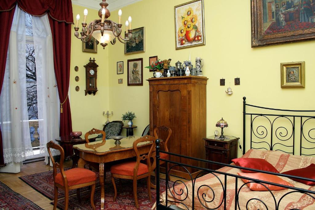 Budapest Tourist Apartments - Jozsef Koerut Pokoj fotografie