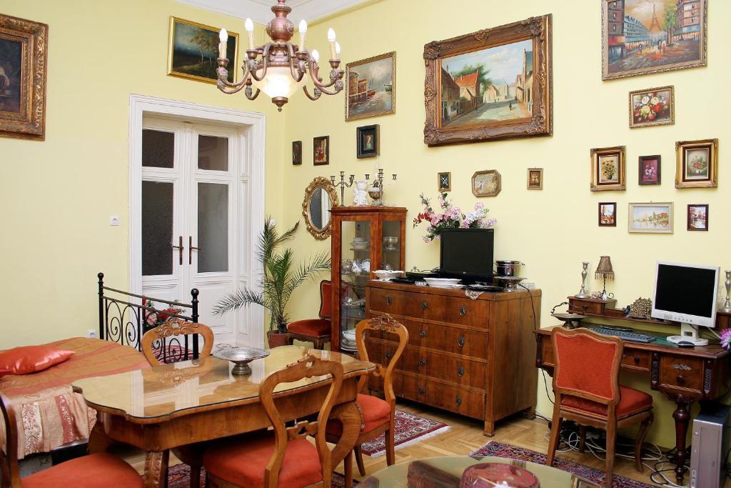 Budapest Tourist Apartments - Jozsef Koerut Pokoj fotografie