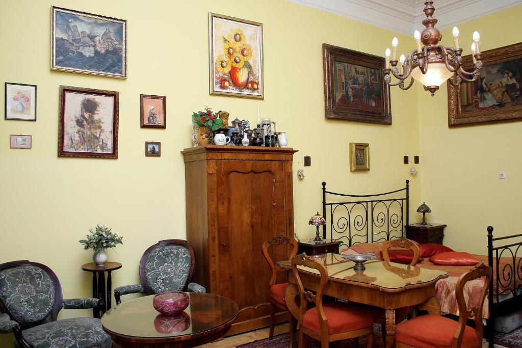 Budapest Tourist Apartments - Jozsef Koerut Pokoj fotografie
