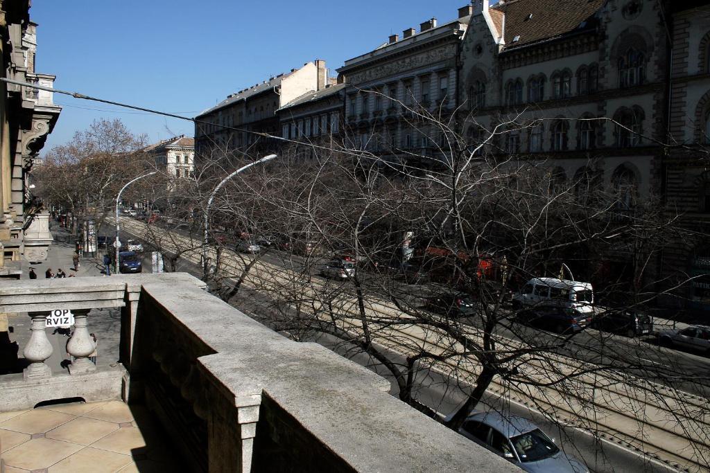 Budapest Tourist Apartments - Jozsef Koerut Pokoj fotografie